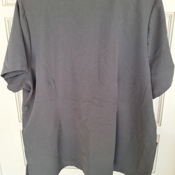 Mandala Plus Sz2XL Black V-Neck Scrub Top Nice - Picture 5 of 5